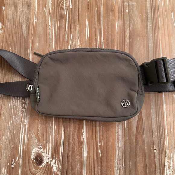 lululemon athletica Handbags - Lululemon Olive Green Everywhere Belt / Crossbody Bag